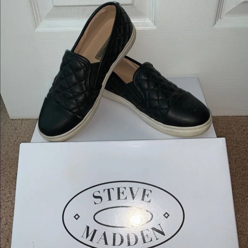 STEVE MADDEN SLIP ONS✨